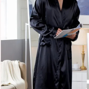 peignoir en satin noir