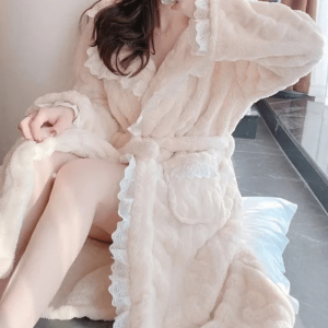 Peignoir en dentelle féminin