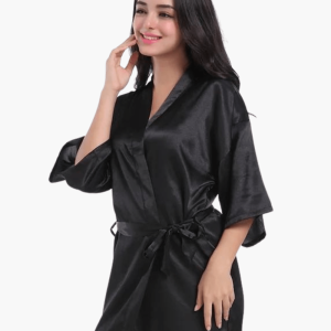 peignoir élégant noir satin