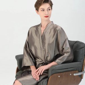 peignoir coiffeur élégant