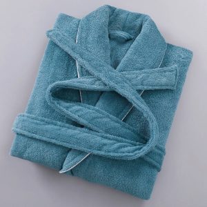 Confort du peignoir éponge
